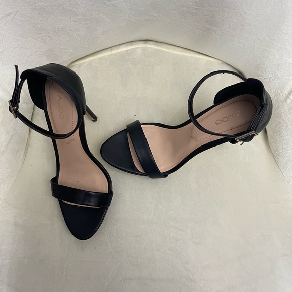 Black Aldo Heels - Size 6 - Picture 4 of 10